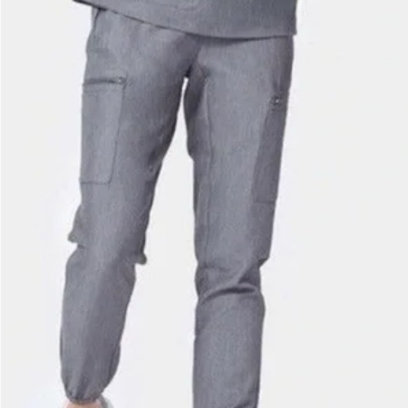 FIGS Lima Jogger Scrub Pants in CEIL BLUE
Used once. - Picture 1 of 10